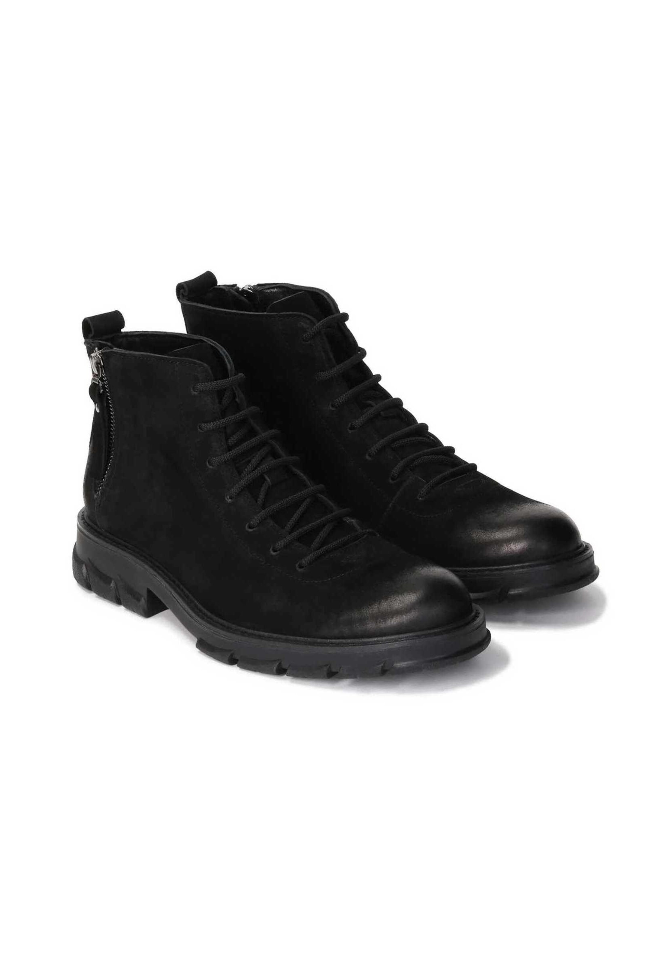 Boots stringati di Kazar in nero