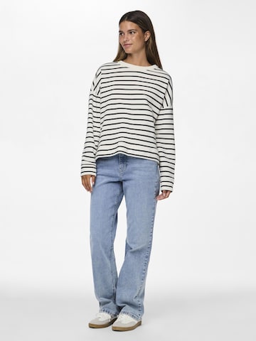 PIECES Sweatshirt 'Chilli' in White