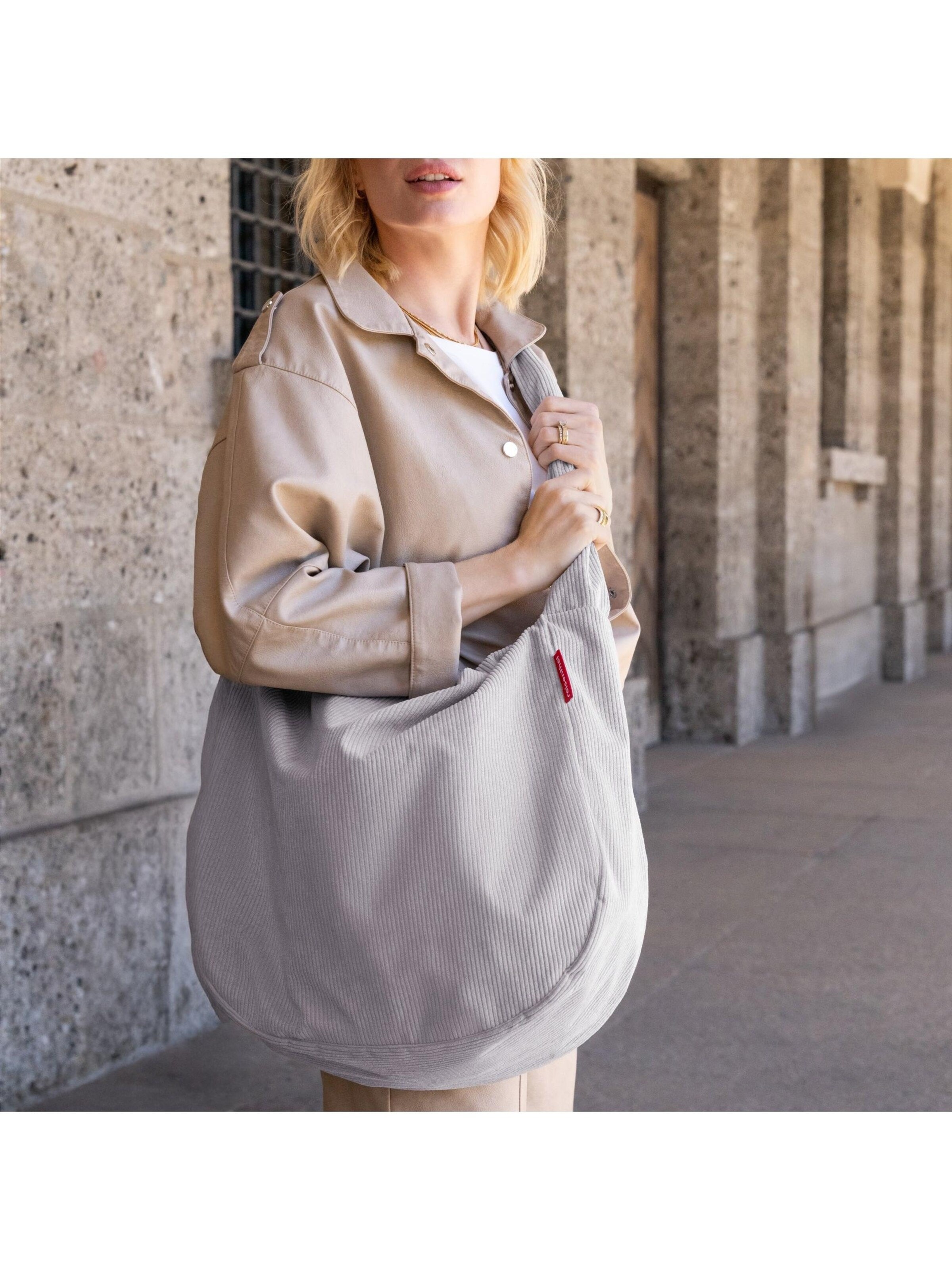 REISENTHEL Schultertasche‌‌‌‌‌‌‌‌ in Grau