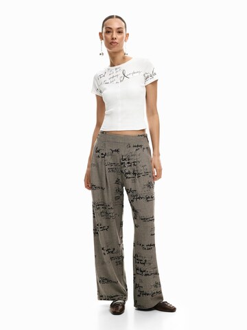 Wide leg Pantaloni con pieghe di Desigual in nero
