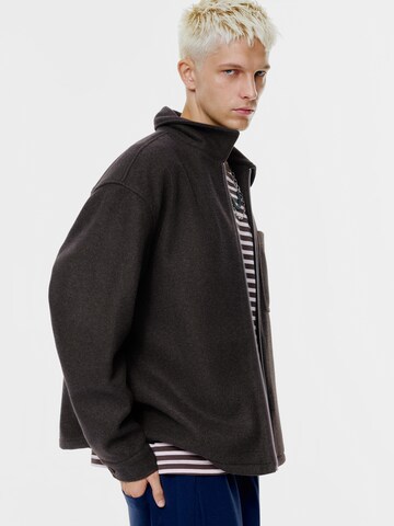 Pull&Bear Between-Season Jacket in Black: front