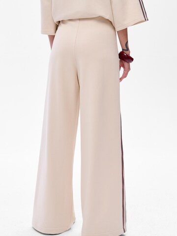 Blue Shadow Regular Hose‌‌‌‌ in Beige