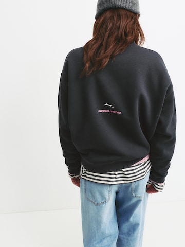 Pull&Bear Collegepaita 'MADRID' värissä harmaa