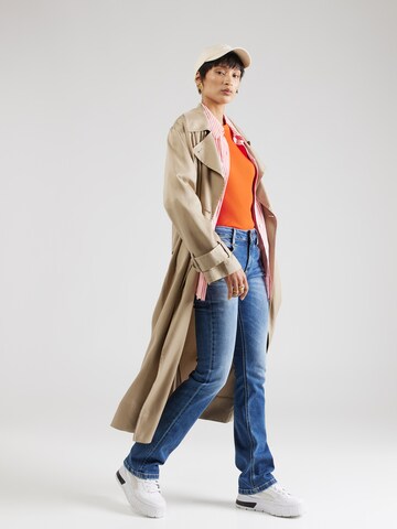 Regular Jean 'Betsy' FREEMAN T. PORTER en bleu