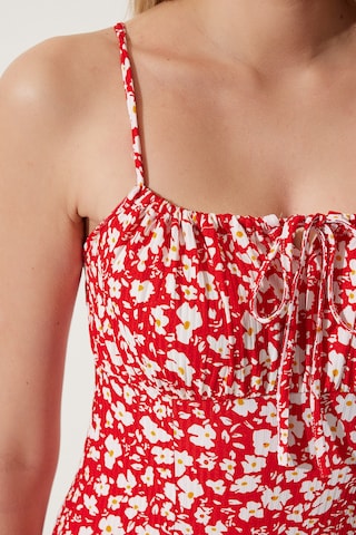 Happiness İstanbul Лятна рокля в червено