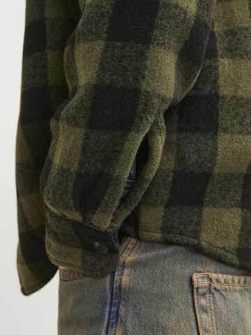 JACK & JONES Comfort fit Button Up Shirt in Green
