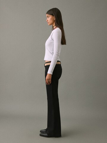 MANGO TEEN Flared Jeans in Schwarz
