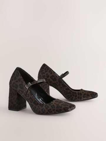 Next Pumps in Brown