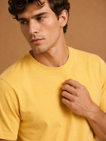 KING Essentials Shirt 'The Steve' in Yellow