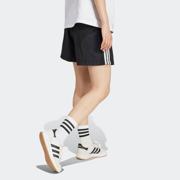 ADIDAS SPORTSWEAR Loosefit Παντελόνι φόρμας σε μαύρο