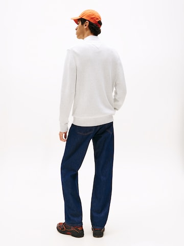 Pull-over 'ESS' Tommy Jeans en gris