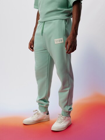 Tapered Pantaloni 'Emilio' di FCBM in verde: frontale