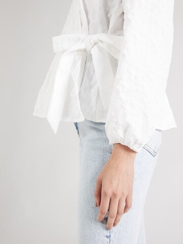 A-VIEW - Blusa 'Susanna' em branco