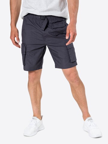 Superdry Regular Shorts in Grau: predná strana