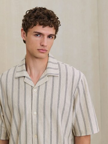 Next - Regular Fit Camisa em bege