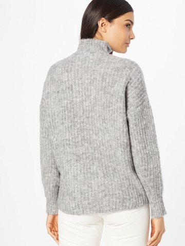 VERO MODA Svetr 'Tonia' – šedá