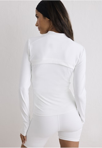 Veste de sport 'Sense' Aim'n en blanc