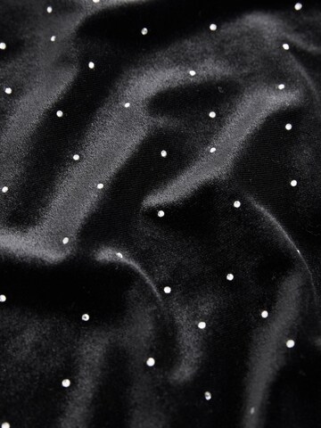 Next - Conjunto en negro