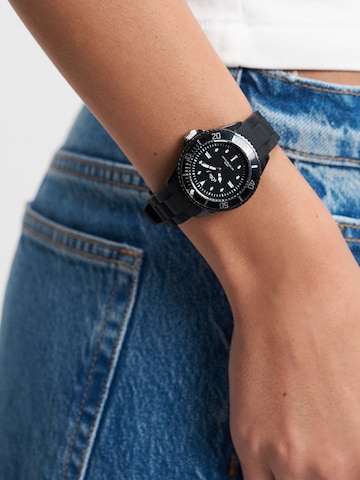 s.Oliver Analog Watch in Black