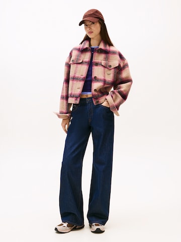 Tommy Jeans Přechodná bunda – pink