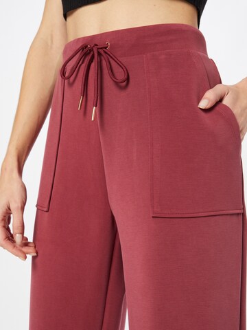 s.Oliver Tapered Broek in Rood
