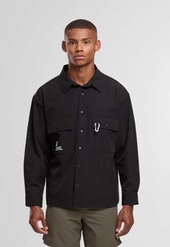 Another Cotton Lab Regular Fit Hemd in Schwarz: Vorderseite