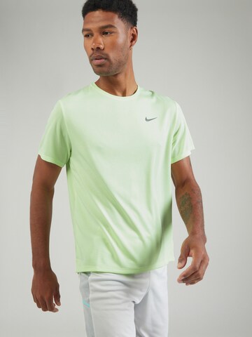 Maglia funzionale 'MILER' di NIKE in verde: frontale