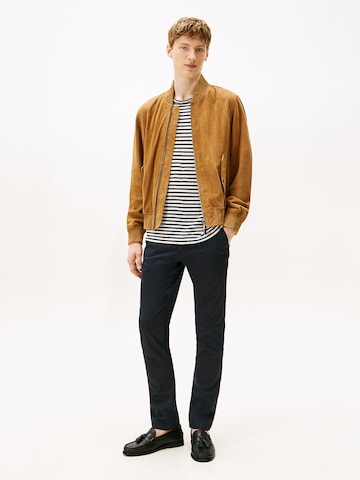 Coupe slim Pantalon chino TOMMY HILFIGER en noir