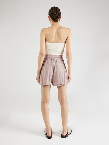 Regular Pantalon 'Betty' ABOUT YOU en rose