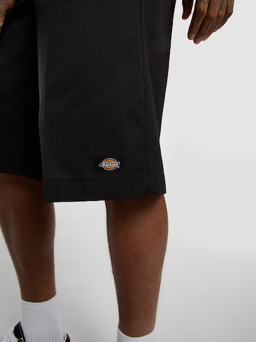 DICKIES Štandardný strih Nohavice - Čierna