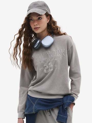 No Matter What Sweatshirt in Grau: Vorderseite