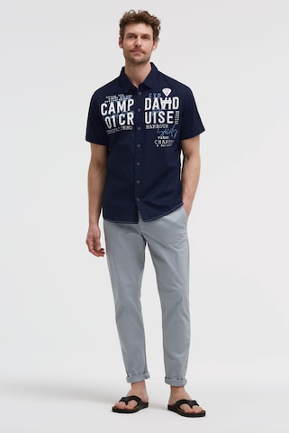 CAMP DAVID Regular Fit Leichtes Kurzarmhemd mit Logo Artwork in Blau