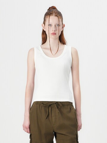 Haut GAP en blanc : devant