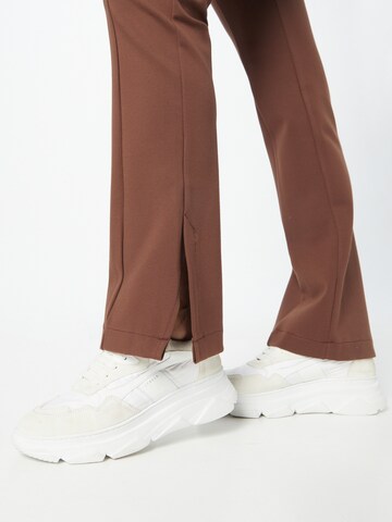 Abercrombie & Fitch Flared Hose in Braun