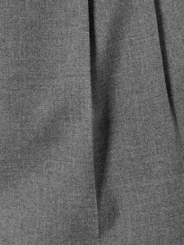 regular Pantaloni con pieghe di Bershka in grigio