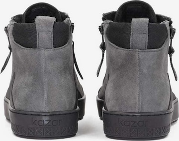 Sneaker alta di Kazar in grigio