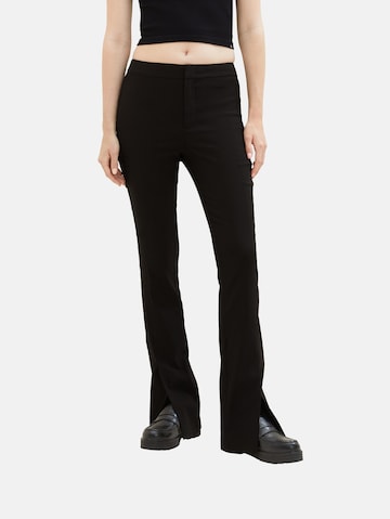 Flared Pantaloni di TOM TAILOR DENIM in nero: frontale