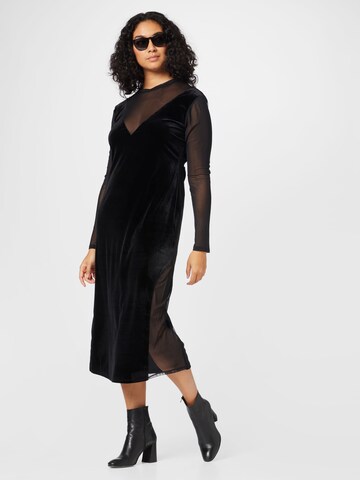 River Island Plus - Vestido de gala en negro