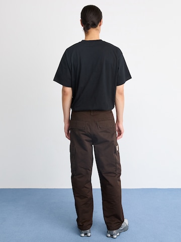 Carhartt WIP - Regular Calças cargo 'Kade' em castanho
