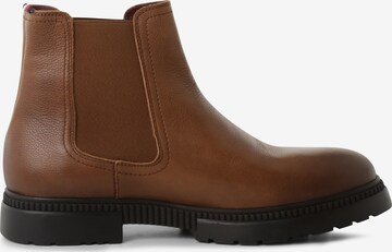 TOMMY HILFIGER Chelsea Boots in Braun