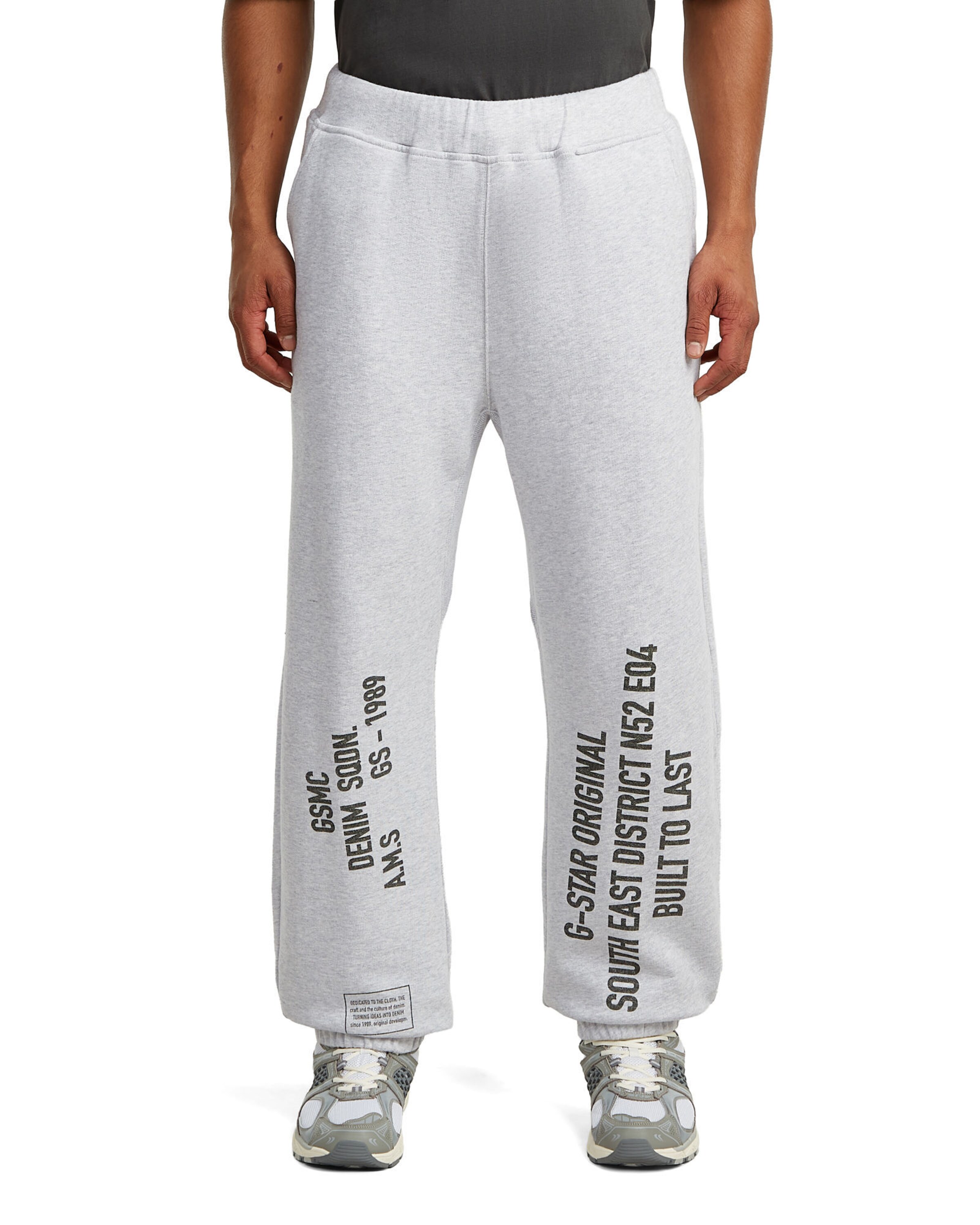 G-STAR Regular Trousers - 'Stencil Graphic Sweatpant' in Grau: Vorderseite