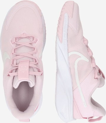 Chaussure de sport 'Star Runner 4' NIKE en rose