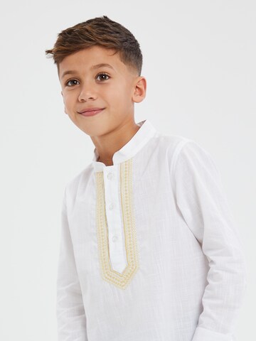 Fit confort Chemise 'Braden' Threadboys en blanc