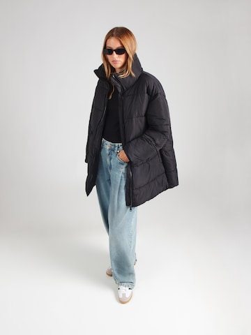 Monki Winterjas in Zwart