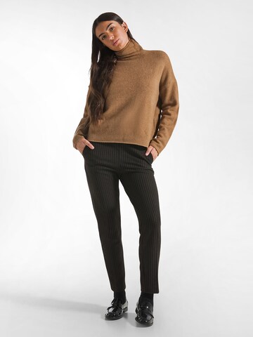 Slimfit Pantaloni di DEHA in nero: frontale