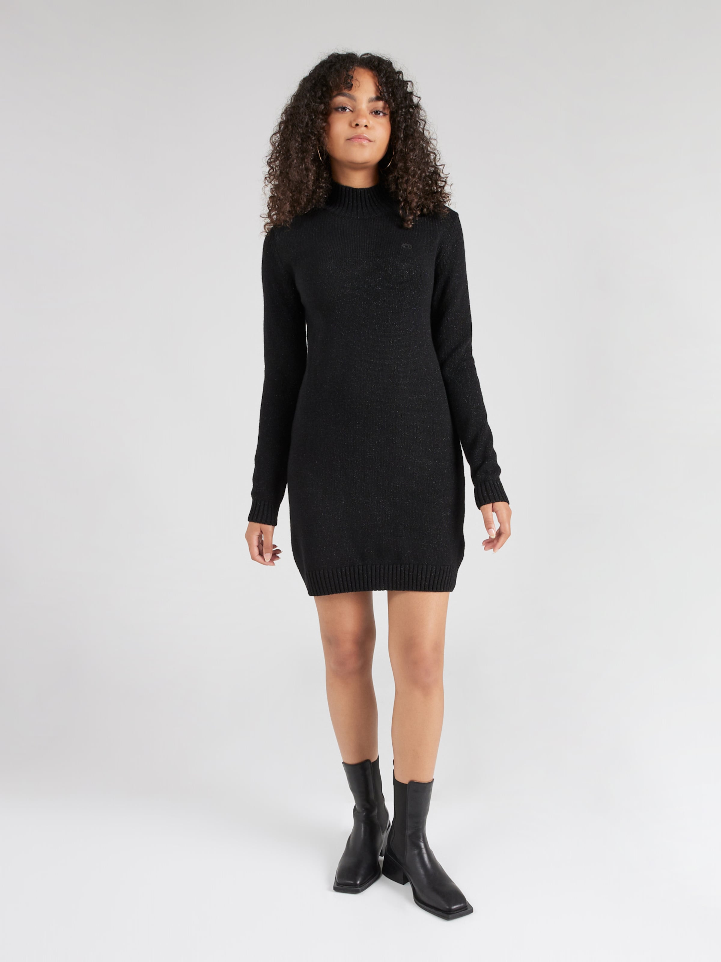 Chiara ferragni store black dress