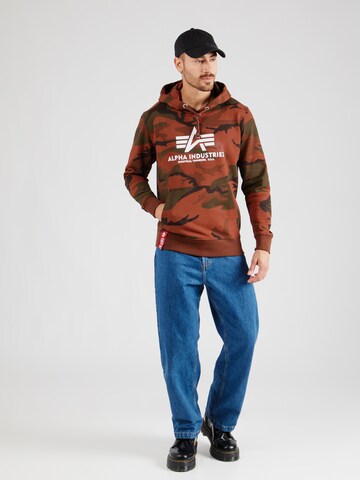 ALPHA INDUSTRIES Sweatshirt in Braun