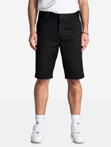 Carhartt WIP Loosefit Shorts 'Master' in Schwarz: Vorderseite