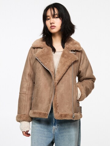 Pull&Bear Zimní bunda – hnědá: přední strana
