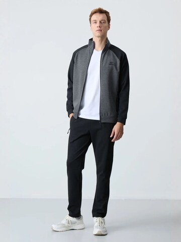 Survêtement 'Aktive Sets' Tommy Life en mélange de couleurs